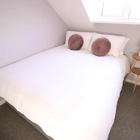Amaya Four - Sleeps 5 - 1 Bed Apartment - Newly Renovated- Close To Town Centre -Grantham Exterior photo