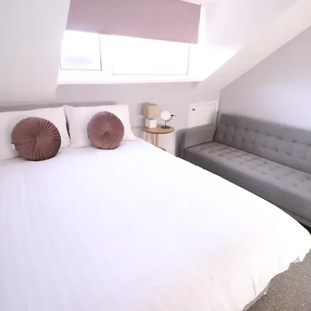 Amaya Four - Sleeps 5 - 1 Bed Apartment - Newly Renovated- Close To Town Centre -Grantham Exterior photo