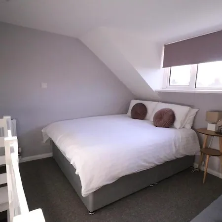 Amaya Four - Sleeps 5 - 1 Bed Apartment - Newly Renovated- Close To Town Centre -Grantham Exterior photo