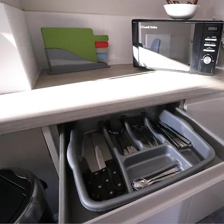 Amaya Four - Sleeps 5 - 1 Bed Apartment - Newly Renovated- Close To Town Centre -Grantham Exterior photo