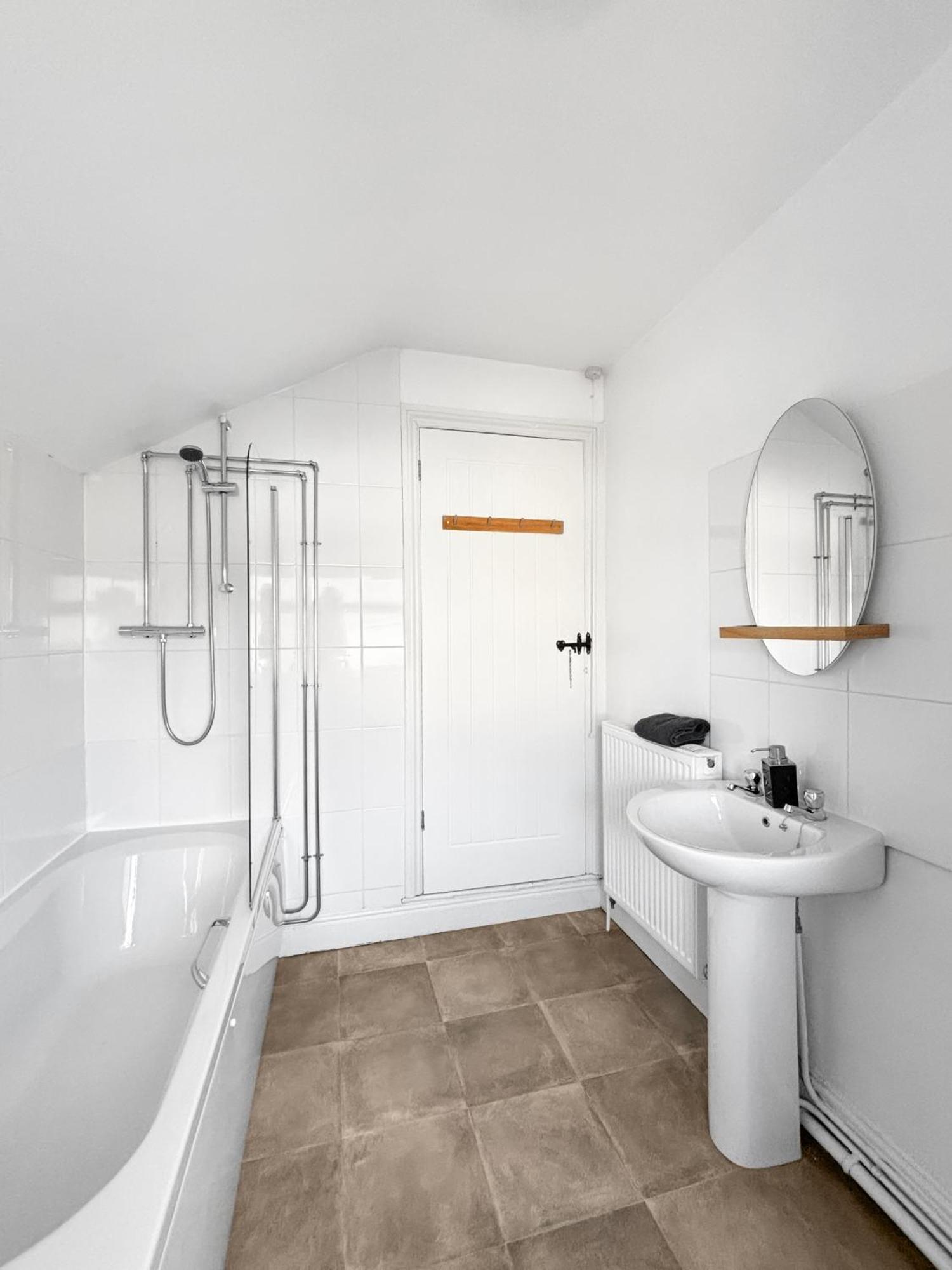 Amaya Four - Sleeps 5 - 1 Bed - Newly Renovated- Close To Town Centre -grantham *