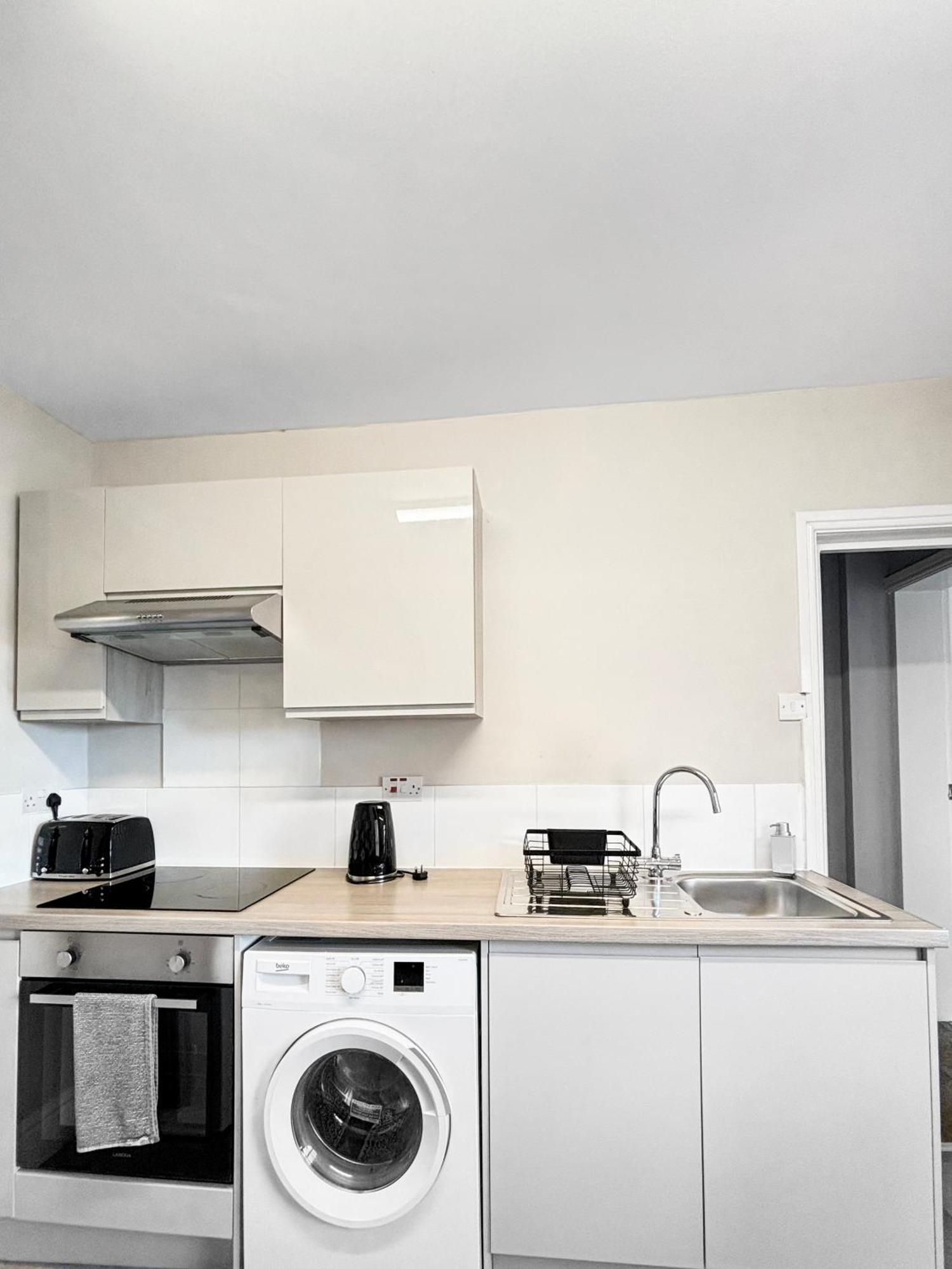 Amaya Four - Sleeps 5 - 1 Bed - Newly Renovated- Close To Town Centre -grantham